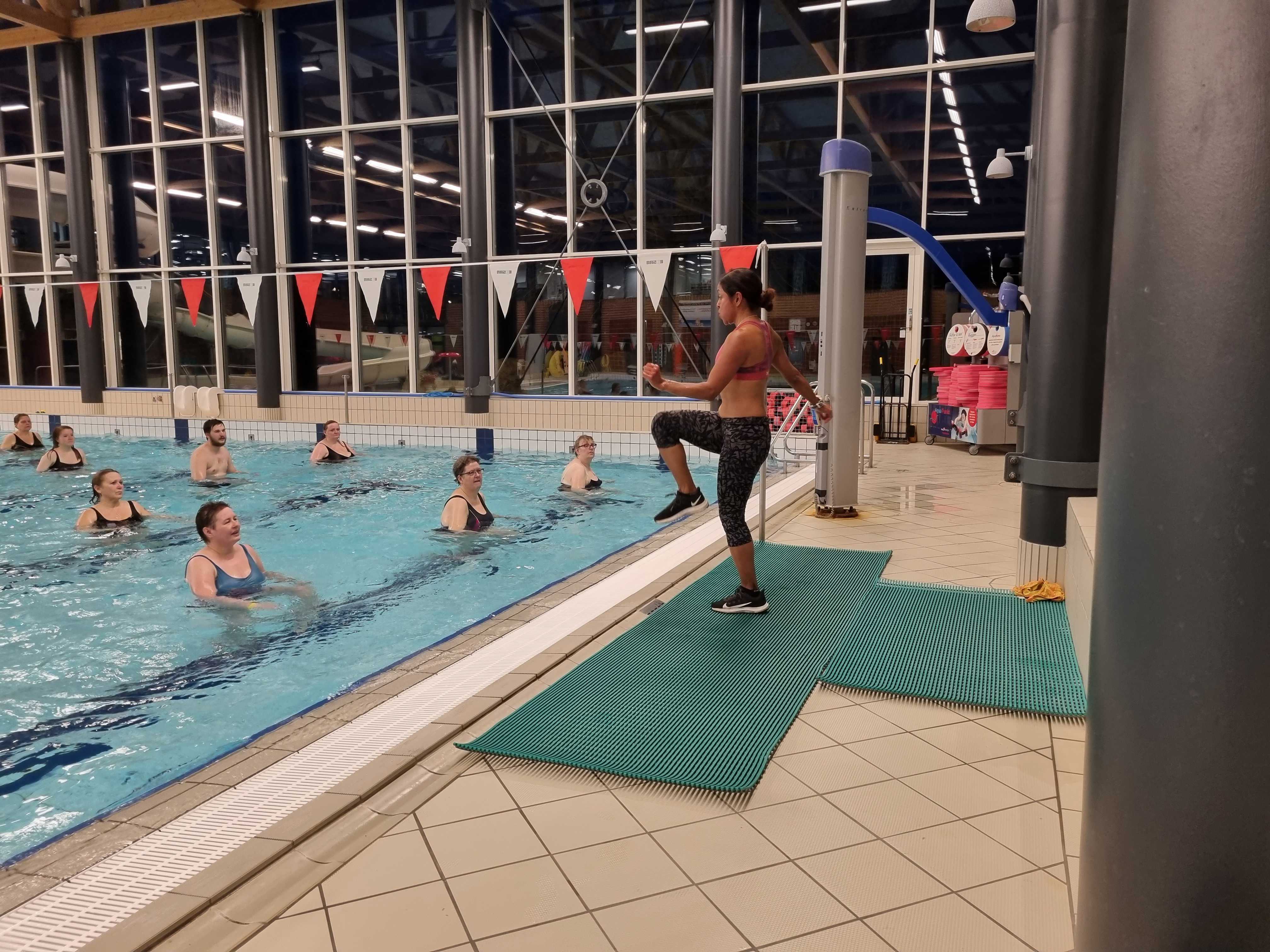 Illustration træning i vand