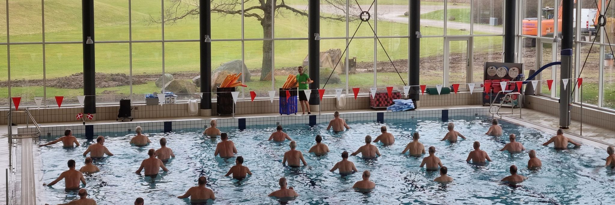 Illustration mænd der træner i vand