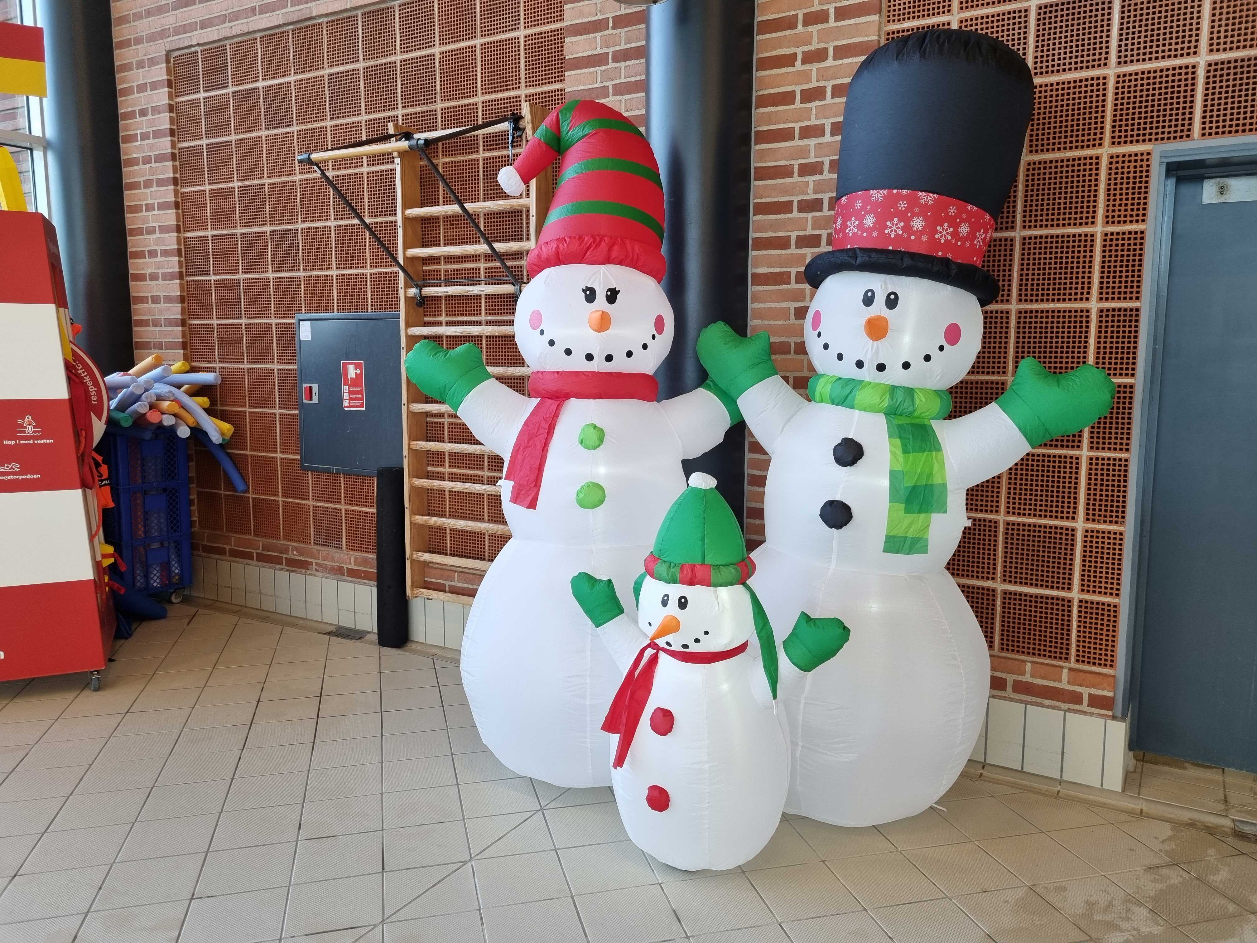 Illustration oppustelig snemand familie