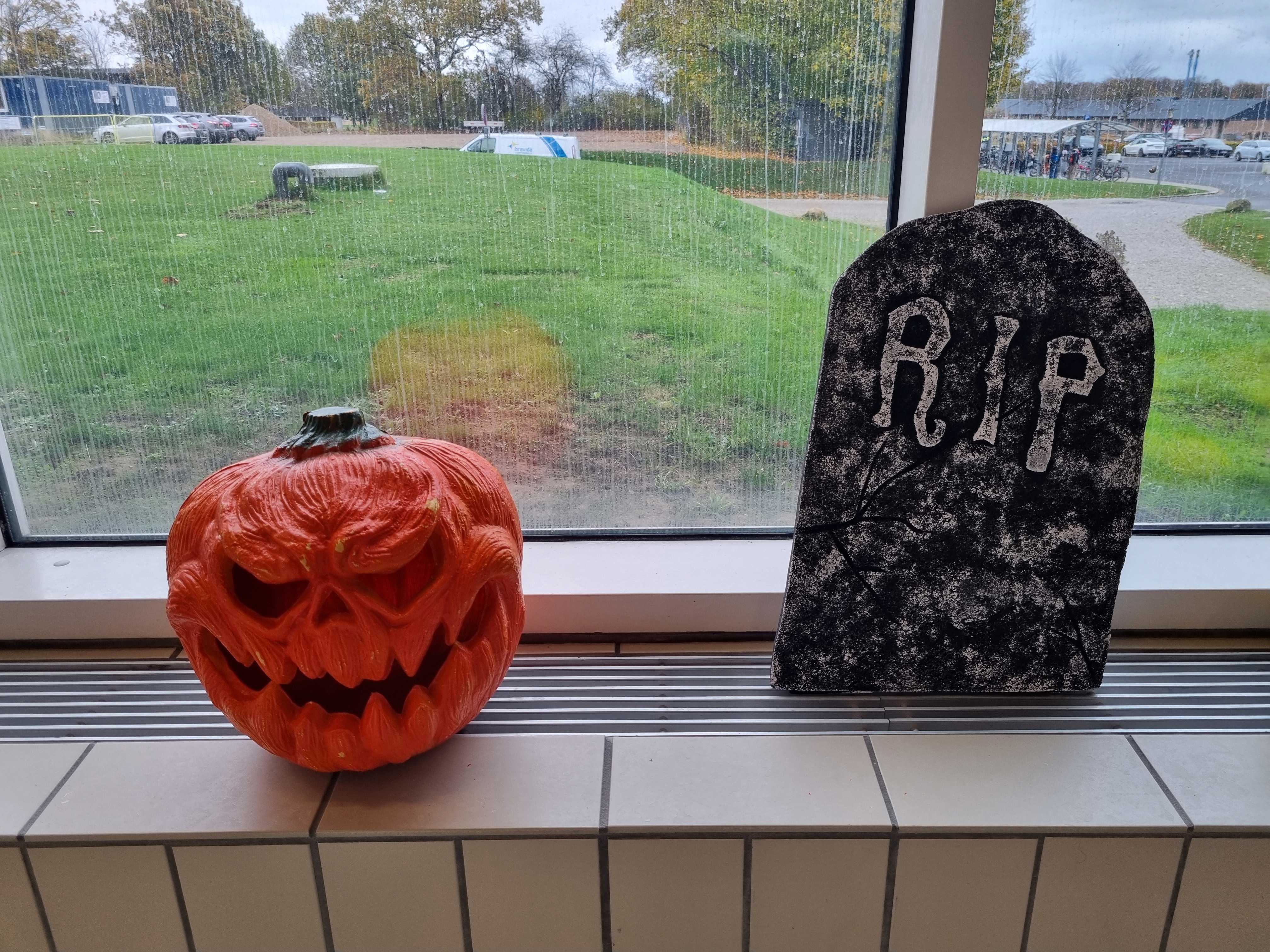 Illustration Græskar og gravsten